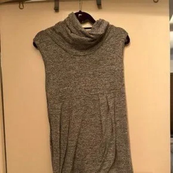 Ripe Maternity Dress – Size Medium – Barely- Worn - Gray and White - Picture 3 of 5